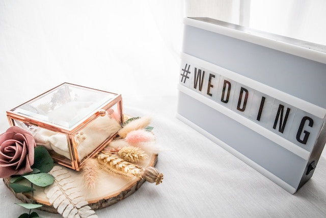 Is it a good idea to have a wedding hashtag?