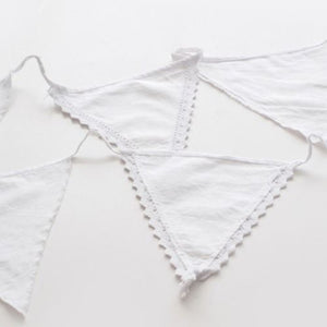 BUNTING - WHITE WITH LACE 6M